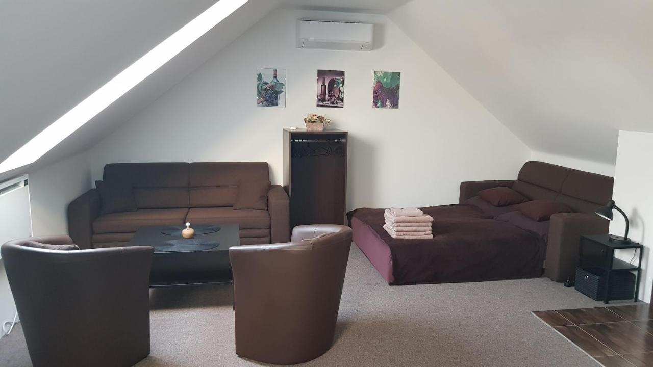Sklep U Cejku Villa Mutěnice Eksteriør bilde